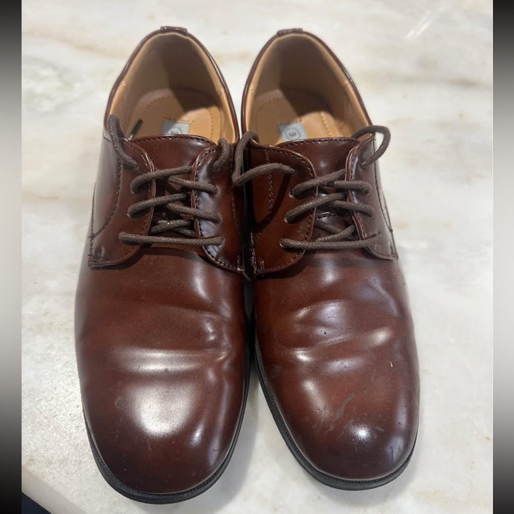 kids size 3 brown shoes
